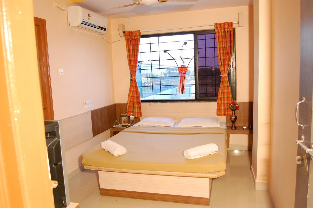 Hotel Utsav Shirdi Exterior photo