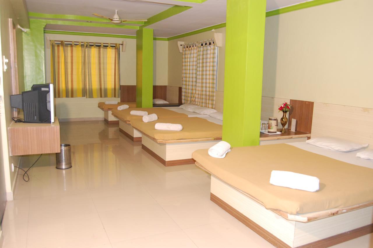 Hotel Utsav Shirdi Exterior photo