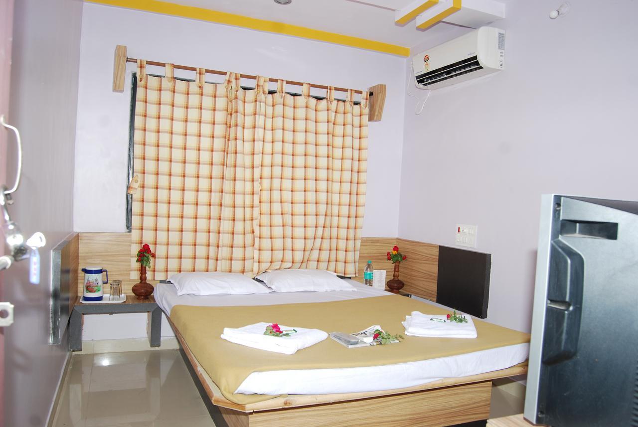 Hotel Utsav Shirdi Exterior photo
