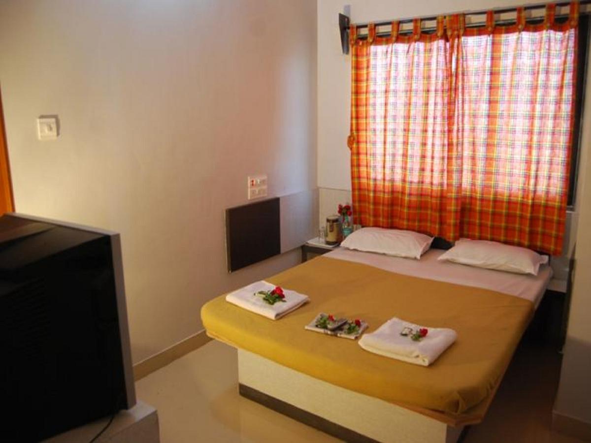 Hotel Utsav Shirdi Exterior photo